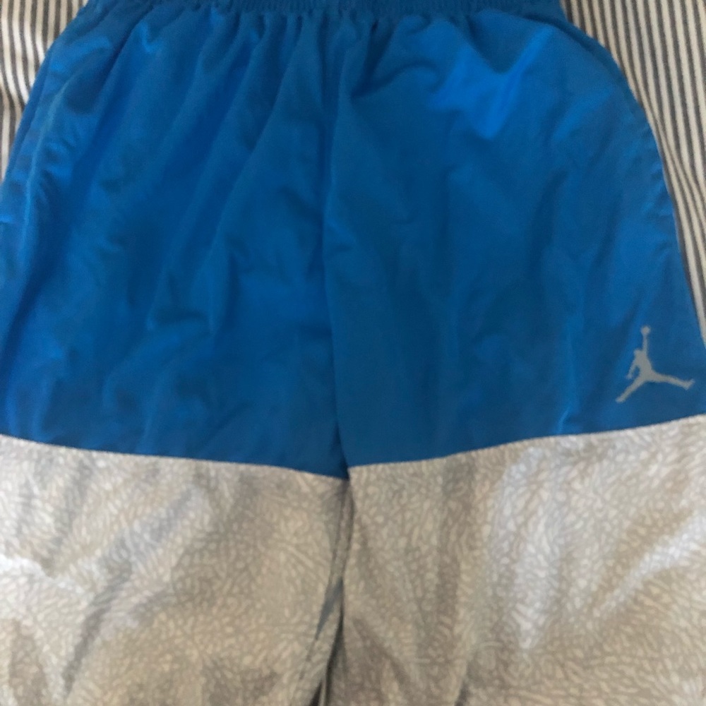 Basketball shorts-used